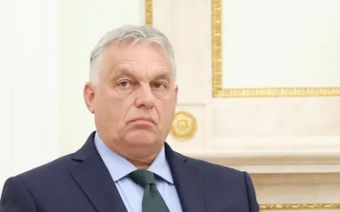 Հունգարիայի վարչապետ Վիկտոր Օրբանը կոչ է արել վերացնել Ռուսաստանի դեմ պատժամիջոցները՝ էներգետիկ ճգնաժամից խուսափելու համար։   «Եվրոպան բախվում է իր պատմության ամենածանր տնտեսական ճգնաժամերից մեկին։ Աշխարհը բախվում է լուրջ էներգետիկ ճգնաժամի։ Եվրոպան լուրջ վտանգի մեջ է։ Միակ ելքը Ռուսաստանի էներգետիկ ոլորտի նկատմամբ սահմանված պատժամիջոցների վերացումն է։ Անհապաղ»,-գրել է Օրբանը X սոցիալական ցանցում հրապարակված գրառման մեջ։