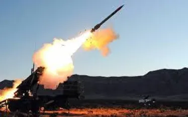 Ճապոնիան ներկայումս չի դիտարկում Ուկրաինային մահաբեր զենք մատակարարելու հնարավորությունը. Կիևը չի կարող լինել դրա ստացողը։ Այս մասին ասված է Մոսկվայում Ճապոնիայի դեսպանատան հաղորդագրության մեջ՝ կապված պաշտպանական սարքավորումների և տեխնոլոգիաների փոխանցման ազգային սկզբունքների փոփոխությունների հետ, հաղորդում է ՏԱՍՍ-ը:  «Մեր երկիրը մինչ օրս Ուկրաինային չի մատակարարել մահաբեր և կործանարար սարքավորումներ և ներկայումս չի դիտարկում նման սարքավորումների փոխանցման հնարավորությունը։ Բացի այդ, հարկ է նշել, որ քանի որ