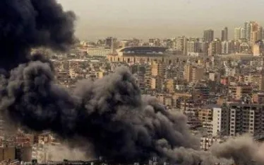 Իսրայելը, ԱՄՆ-ի ճնշման ներքո, սահմանափակել է իր ռազմաօդային ուժերի գործողությունները Լիբանանի տարածքում: Այս որոշումը կայացվել է երեքշաբթի օրը Վաշինգտոնում սպասվող Իսրայել-Լիբանան ուղիղ բանակցություններին ընդառաջ, հայտնում է իսրայելական Channel 13 հեռուստաալիքը:    Ըստ հրապարակման՝ Իսրայելի պաշտպանության բանակի (ՑԱԽԱԼ) գործողություններն այժմ սահմանափակվում են միայն ցամաքային ստորաբաժանումներին աջակցելով և «Հեզբոլլահի» կողմից նախապատրաստվող հարձակումների կանխմամբ: Նշվում է, որ Բեյրութի և Լիբանանի խորքային շր