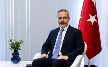  համաշխարհային հանրության ջանքերն ուղղված են նրան, որ հնարավորինս շուտ համաձայնության գան և բացեն նեղուցը, ինչպես նաև ապահովեն նավագնացության անվտանգությունը»,- ասել է Ֆիդանը Քաթարում՝ Քաթարի ԱԳ նախարար Մուհամմեդ բեն Աբդել Ռահման Ալ Թանիի հետ համատեղ մամուլի ասուլիսի ժամանակ: