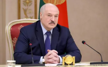 Բելառուսն ունի անհրաժեշտ ամեն ինչ՝ բնակչությանը ցանկացած ագրեսորից պաշտպանելու համար։ Այս մասին ասել է Բելառուսի նախագահ Ալեքսանդր Լուկաշենկոն, հաղորդում է ՏԱՍՍ-ը:  Լուկաշենկոն Ուկրաինային սահմանակից Գոմելի մարզի նահանգապետ Իվան Կրուպկոյի հետ հանդիպման ժամանակ գոմելցիներին փոխանցել է իր խնդրանքը՝ չանհանգստանալ և չմտահոգվել։  «Հանրապետությունն ունի անհրաժեշտ ամեն ինչ՝ բնակչությանը ցանկացած ագրեսորից պաշտպանելու համար»,- ընդգծել է նախագահը։
