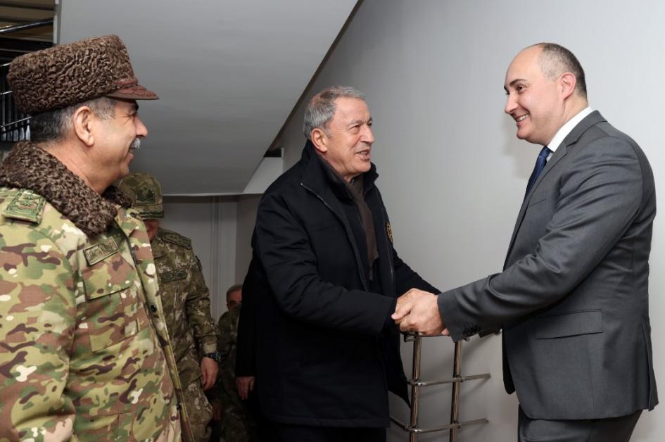 Կարսում հանդիպել են Թուրքիայի, Ադրբեջանի և Վրաստանի պաշտպանության նախարարները