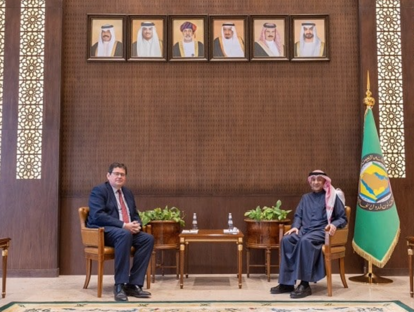 GCC-ի ղեկավարը հանդիպել է Սաուդյան Արաբիայում Մեծ Բրիտանիայի դեսպանի հետ