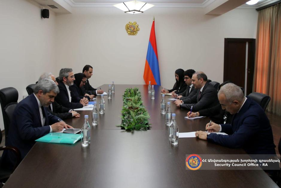 . Հայաստանի ԱԽ քարտուղարն Իրանի փոխարտգործնախարարին ներկայացրել է հայ-ադրբեջանական սահմանին և Լեռնային Ղարաբաղում տիրող իրավիճակը