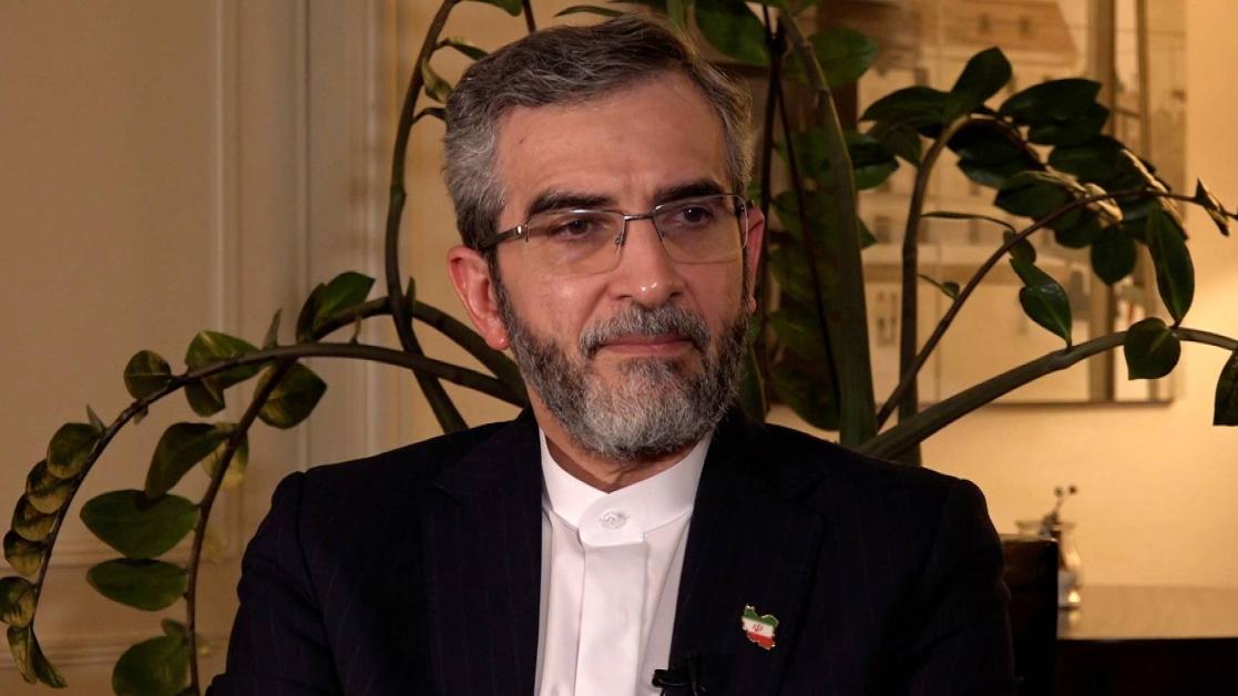  Իրանի արտաքին գործերի նախարարի քաղաքական հարցերով տեղակալ Ալի Բաղերի Կանին Քուվեյթի արտաքին գործերի փոխնախարար Մանսուր ալ-Օթայբիի հետ հանդիպման ժամանակ հորդորել է ուժեղացնել քաղաքական խորհրդակցությունները և արագացնել Իրանի ու Քուվեյթի միջև երկկողմ համաձայնագրերի իրականացումը: Այս մասին տեղեկացնում է իրանական «Mehr» լրատվական գործակալությունը։  Հաղորդվում է, որ կողմերը քննարկել են տարածաշրջանային և միջազգային համագործակցությանը, ինչպես նաև միջազգային ասպարեզում երկու երկրների փոխգործակցությանը վերաբերող հար