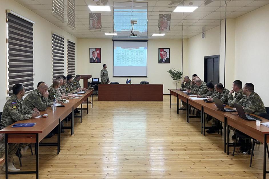 Ադրբեջանական բանակում ՆԱՏՕ-ի մասնագետների հետ հանդիպում է կայացել