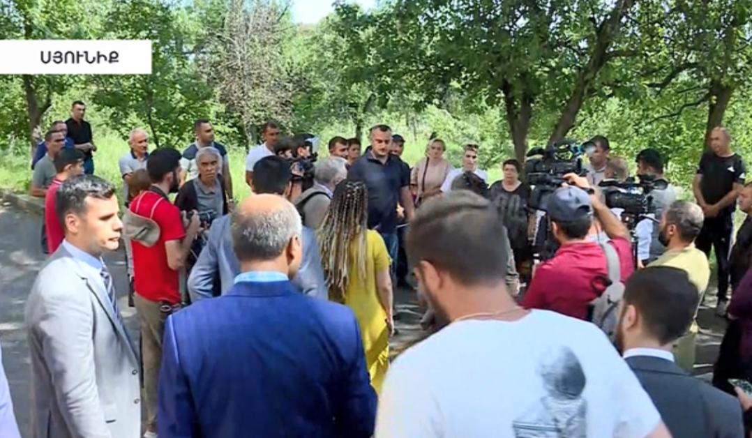 ՀՀ-ում հավատարմագրված շուրջ 20 դիվանագետ հանդիպում է ԱՀ քաղաքացիների հետ