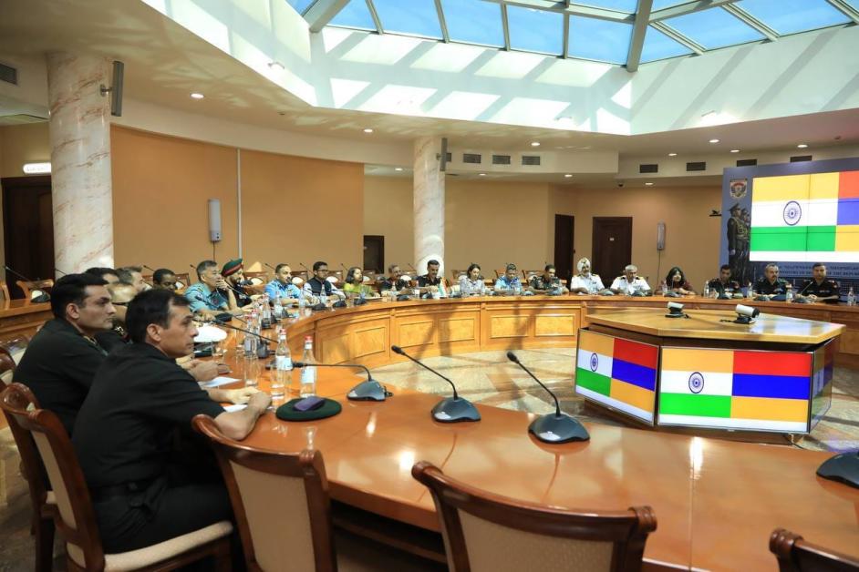 ՊՆ նախարարն ընդունել է Հնդկաստանի ազգային պաշտպանական քոլեջի պատվիրակությանը