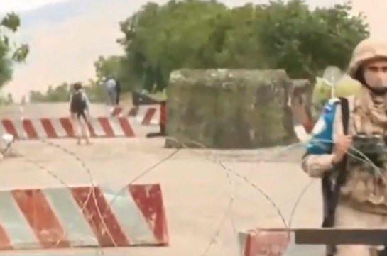 Ռուս խաղաղապահները Աղդամ-Ստեփանակերտ ճանապարհին փշալարեր են տեղադրել