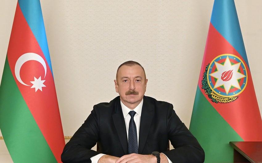 1.	Մենք ամբողջ աշխարհին ապացուցել ենք, որ  ադրբեջանցին է այս հողերի տերը.Ալիև
