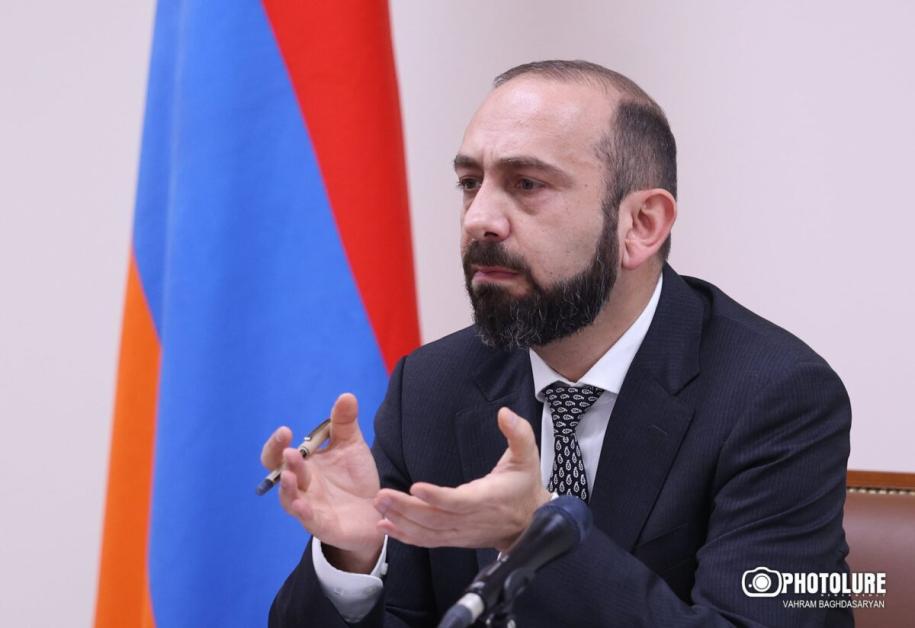 Ինչ վերաբերում է փաստաթղթերի հրապարակմանը, ապա Հայաստանի իշխանությունները, ըստ Միրզոյանի, փորձում են համակարգել բոլոր փաստաթղթերը, որոնք վերաբերում են բանակցային գործընթացին։