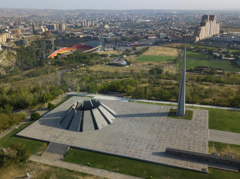 Դեռ 1921 թվականին Գևորգ Ե Սուրենյանց կաթողիկոսի կողմից ապրիլի 24-ը սահմանվել է Հայոց Եղեռնի զոհերի հիշատակի օր