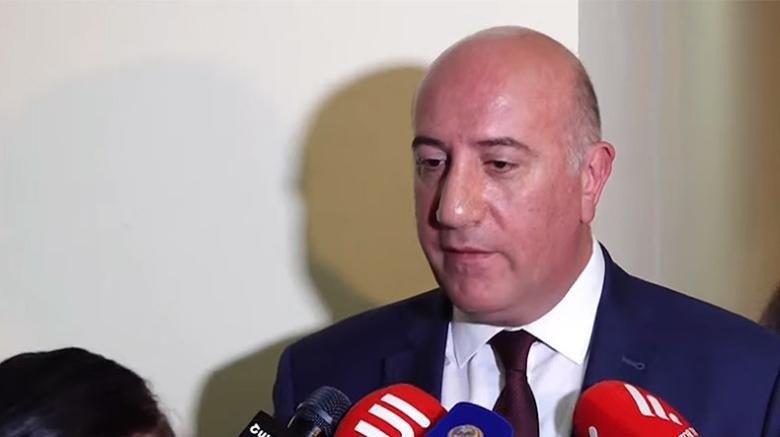 Պաշտպանության նախարարության լրատվական ծառայությունը, եթե նման դեպքեր արձանագրվում են, անպայման իրազեկում է և՛ պաշտոնական, և՛ բոլոր հաղորդակցման միջոցներով․ լրագրողների հետ զրույցում ասել է ՊՆ փոխնախարար Արման Սարգսյանը՝ պատասխանելով հարցին՝ արդյոք սահմանին դեռ կրակոցներ արձանագրվում են։