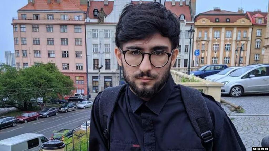 Բաքվի դատարանն այսօր 15 տարվա ազատազրկման է դատապարտել ադրբեջանցի ընդդիմադիր ակտիվիստ, հետազոտող Բահրուզ Սամեդովին։ Ադրբեջանական դատարանը նրան մեղավոր է ճանաչել Հայաստանի օգտին լրտեսության համար։ Ինքը Սամեդովը ներկայացված մեղադրանքը չի ընդունել։  Ադրբեջանցի ակտիվիստը ձերբակալվել էր նախորդ տարվա օգոստոսին։ Մինչև բանտում հայտնվելը Սամեդովը շարունակաբար հանդես էր գալիս Հայաստանի հետ խաղաղության հաստատման դիրքերից։  Բահրուզ Սամեդովի հարազատները նշում են, որ նախորդ շաբաթ նա փորձել էր ինքնասպան լինել։ «Այդ փորձը,