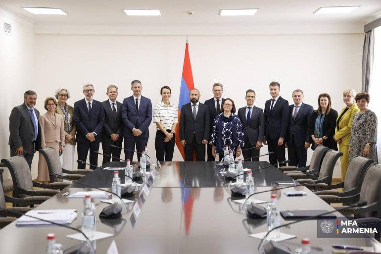 Արարատ Միրզոյան 