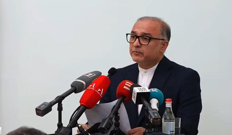 Մենք չենք ցանկանում, որ այս պատերազմը տարածվի այլ երկրներում կամ տարածաշրջանում, եթե այն մեզ չպարտադրվի: Իրանի Իսլամական Հանրապետությունը տարածաշրջանում կպահպանի իր հռչակած կարմիր գծերը և չի շեղվի դրանցից: Փորձվածը փորձելը սխալ է: Շնորհակալություն ենք հայտնում Հայաստանի Կառավարությանը այս ագրեսիան դատապարտելու վճռական դիրքորոշման համար, և բարձր ենք գնահատում Հայաստանի ազնիվ ժողովրդին զորակցության և աջակցության համար: Մենք զգում ենք հայ ժողովրդի հոգևոր աջակցությունը: Կեցցե՛ Հայաստանը, կեցցե՛ Իրանը»,- ասաց