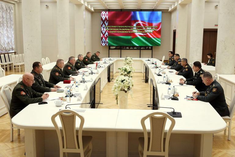 Բելառուսի և Ադրբեջանի ՊՆ ղեկավարները Մինսկում քննարկել են տարածաշրջանային անվտանգության հարցեր