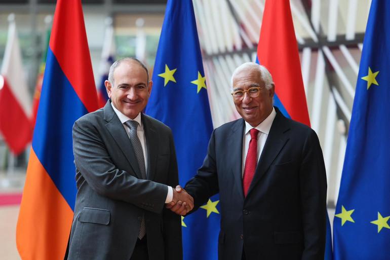 Կարևոր հանդիպում է տեղի ունեցել Նիկոլ Փաշինյանի և Ուրսուլա ֆոն դեր Լայենի հետ՝ ԵՄ-ի և Հայաստանի միջև զարգացող գործընկերությունը վերահաստատելու համար։ Այս մասին իր X-ում գրել է Եվրոպական խորհրդի նախագահ Անտոնիու Կոշտան:  «ԵՄ-ն վճռականորեն աջակցում է Հայաստանի բարեփոխումների հավակնոտ օրակարգին: Մենք բարձր ենք գնահատում Հարավային Կովկասում կայունություն ապահովելու  ուղղությամբ Հայաստանի ջանքերը, մասնավորապես՝ Ադրբեջանի հետ խաղաղության բանակցություններում շարունակական ներգրավվածությունը և Թուրքիայի հետ հարաբերո