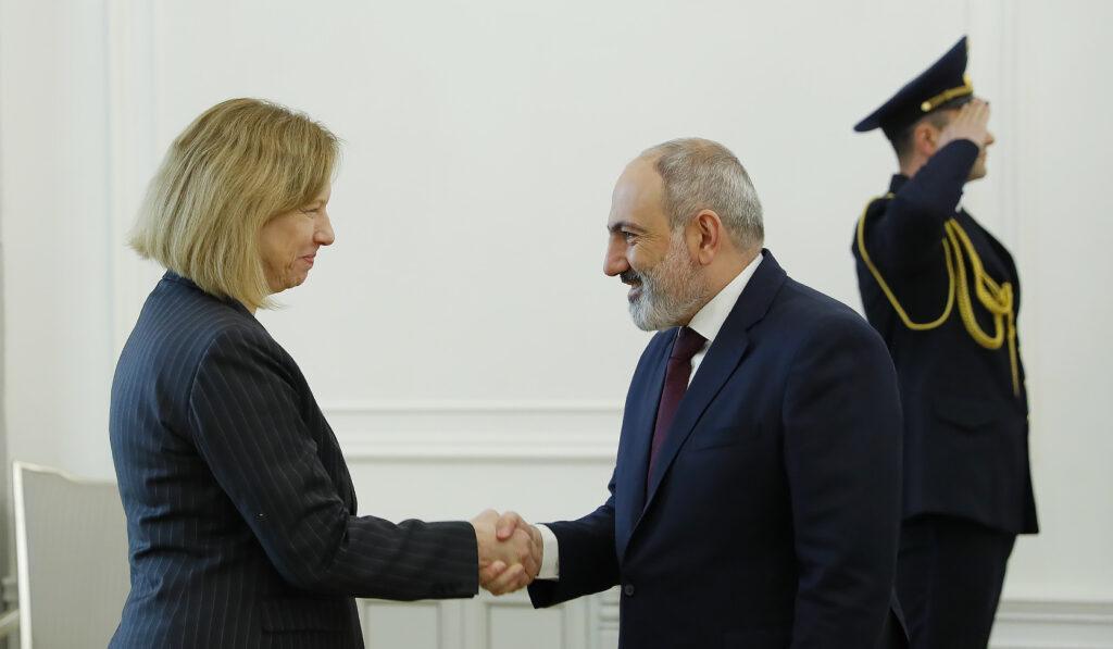 Դեսպան