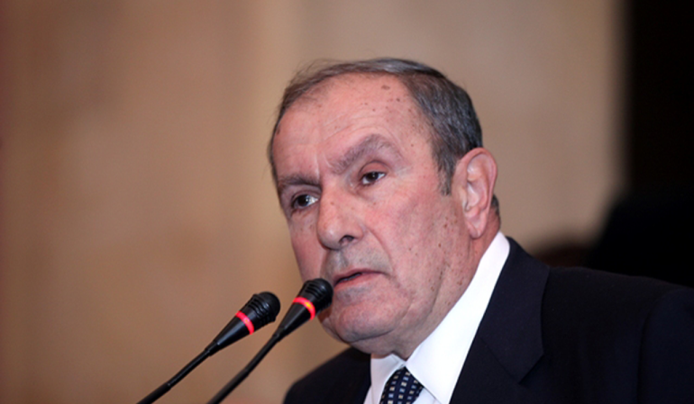 ՀՀ առաջին նախագահ Լևոն Տեր-Պետրոսյանը գրել է․  «ՀՀ վարչապետ Նիկոլ Փաշինյանը մի նոր հանճարեղ միտք է հղացել, այն է՝ իր համակիրների և աջակիցների միջոցով հզոր մի հանրահավաք կազմակերպել Վաղարշապատի հրապարակում, ընդհուպ Մայր Աթոռի հարևանությամբ։ Ի՞նչ է սա, եթե ոչ գիտակցված սադրանք՝ ուղղված ամբոխի միջոցով Եկեղեցուն ճզմելուն։ Նա չի՞ գիտակցում, արդյոք, որ Եկեղեցու հետևորդները շատ ավելի բազմամարդ են, քան իր կողմնակիցները։ Անշուշտ գիտակցում է, բայց նրա նպատակը հենց այդ ուժը ջախջախելն է՝ թերևս արժանանալու համար Ներոնի 