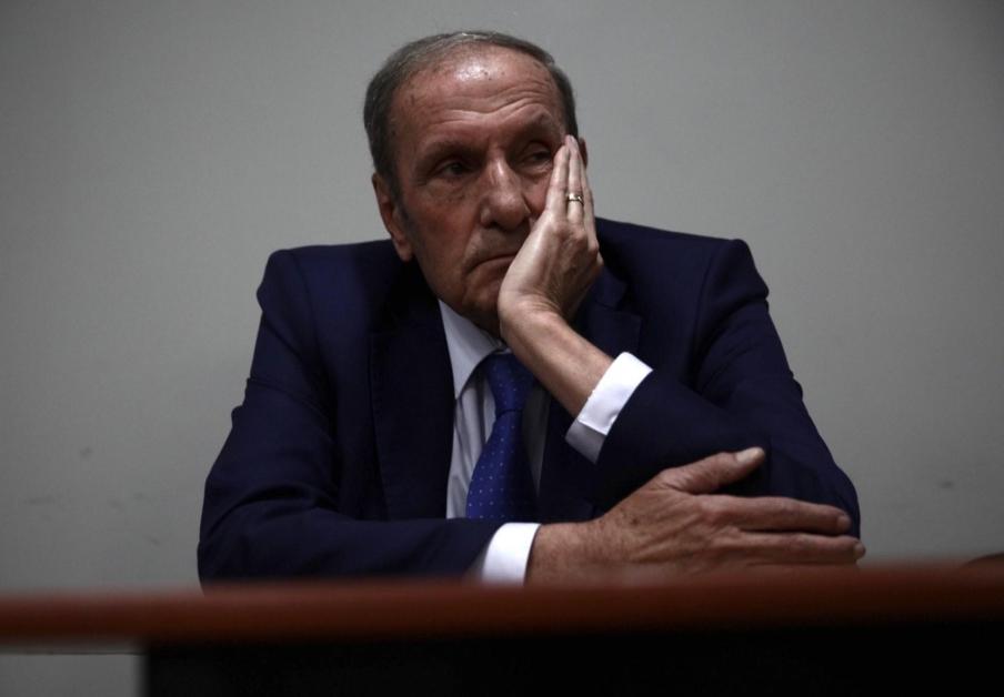 Այսօր, «Հրապարակ» կայքում ես ուշադիր ընթերցեցի պատմաբան Վահագն Հակոբյանի ընդարձակ հոդվածը՝ «Հայոց պատմություն» և «Հայաստանի պատմություն» տերմինների շուրջ ծագած և առայժմ չմարած բանավեճի առիթով: «Հայոց պատմություն» անվանումը քաղաքական առումով երբևէ քննության առարկա չի հանդիսացել ո՛չ պետական պաշտոնյաների, ո՛չ էլ պատմաբանների կողմից, քանի որ այն ընկալվել է թե՛ որպես Հայաստանի, թե՛ որպես հայերի, այն է՝ Հայ ժողովրդի, թե՛ որպես հայ գաղթավայրերի պատմություն:  Այդ պարագայում, բնականաբար, հարց է առաջանում, թե ինչո՞ւ 