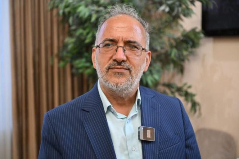 Պարոն Փաշինյանը հեռախոսազրույց է ունեցել պարոն Փեզեշքիանի հետ և ԱԳՆ-ի տեղակալի այցը։ Այն, ինչ որ մեզ ասել են, սահմանը և Իրանի այդ կարմիր գիծը պահպանվելու է։  Իրանի և Հայաստանի սահմանը քանի հազար տարվա անցյալ ունի և մենք դա համարում ենք ընկերության և համերաշխության սահման: Մենք այս սահմանում երբևէ որևէ խնդիր չենք ունեցել, երկու երկրները միշտ ջերմ հարաբերության մեջ են եղել: Եվ, կարծում եմ՝ պարզ ապացույցը այն է, որ ես այստեղ ձեր կողքին եմ։ Այս մասին լրագրողների հետ զրույցի ժամանակ ասել է  Կապանում Իրանի պատվավ