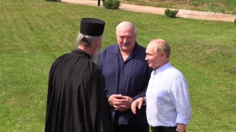 Ռուսաստանին և Բելառուսին ծնկի բերել չի հաջողվի։ Այս մասին հայտարարել է Բելառուսի նախագահ Ալեքսանդր Լուկաշենկոն իր ռուս գործընկեր Վլադիմիր Պուտինի հետ հանդիպման ժամանակ։   «Ե՛վ Ռուսաստանը, և՛ Բելառուսը այսօր շատ լուրջ շրջադարձ կատարեցին։ Կարծում եմ՝ ժամանակ կանցնի, և աշխարհը կգնահատի մեր արածը։ 2020-ականների սկզբին դա պարզապես անհնար էր պատկերացնել։ Բայց, այնուամենայնիվ, մենք դա արեցինք։ Մենք ապրում ենք և կապրենք։ Մեր աշխարհում ոչ ոք չի կարողանա մեզ ծնկի բերել, մենք վճռականորեն տրամադրված ենք պաշտպանել մեր շ