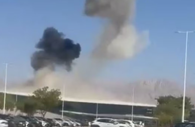 Եմենի «Անսար Ալլահ» զինյալ շարժման հութիներն անօդաչու թռչող սարքերով հարվածներ են հասցրել Իսրայելում գտնվող թիրախներին, այդ թվում՝ Թել Ավիվի Բեն Գուրիոն օդանավակայանին և Էյլաթի մոտ գտնվող Ռամոն օդանավակայանին:    «Արմենպրես»-ի հաղորդմամբ՝ ինչպես փոխանցում է ՏԱՍՍ-ը, այս մասին հայտարարել է շարժման ռազմական խոսնակ Յահյա Սարիան՝ հավելելով, որ զինյալներն արդեն երկրորդ օրն է, որ անօդաչու թռչող սարքերով ռազմական գործողություններ են իրականացնում Իսրայելի դեմ։