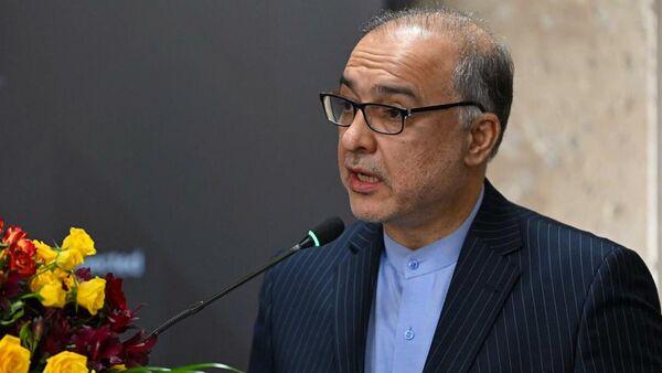 ՀՀ-ում Իրանի դեսպան Մեհդի Սոբհանին մեկնաբանել է Ադրբեջանի և Նախիջևանի միջև քննարկվող այսպես կոչված «տարանցիկ միջանցքը»։     ISCA News-ում տված հարցազրույցում նա ընդգծել է, որ ո՛չ Վաշինգտոնում ստորագրված փաստաթղթում, ո՛չ էլ Բաքվի և Երևանի միջև խաղաղության համաձայնագրում չի հիշատակվում այսպես կոչված «միջանցքի» մասին։ Խոսքը միայն տրանսպորտային ուղիների բացման մասին է, մինչդեռ հայկական կողմը պահպանում է դրանց նկատմամբ լիակատար վերահսկողությունը՝ ներառյալ անձնագրային, մաքսային և ուժային համակարգերը։    Սոբհանին 