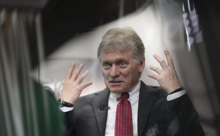 Եվրոպայում շատ քաղաքական գործիչներ կան, որոնք այժմ հակված են ամեն ինչում մեղադրել Ռուսաստանին, ընդ որում ՝ դա անում են անհիմն և անխոհեմ: Այս մասին հայտարարել է ՌԴ նախագահի մամուլի քարտուղար Դմիտրի Պեսկովը, փոխանցում է ՌԻԱ «Նովոստին»:   «Եվրոպայում կան շատ քաղաքական գործիչներ, ովքեր այժմ հակված են ամեն ինչի համար մեղադրել Ռուսաստանին։ Նրանք միշտ դա անում են առանց որևէ հիմքի, անխտիր։  Եվ մենք այդպես ենք դիտարկում այս հայտարարությունները»,-լրագրողներին ասել է Պեսկովը՝ մեկնաբանելով եվրոպացի քաղաքական գործիչների