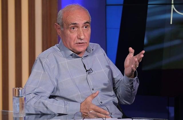  Նիկոլը բացառում է, ասում է՝ «մեր բանակը միայն պաշտպանողական է, մեր երկրի սահմաններից դուրս ես ոչինչ չեմ անելու», սա խելագարություն է»։