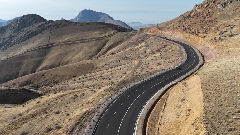 «Թրամփի երթուղու» իրականացումը լրացուցիչ խթան կհաղորդի «Միջին միջանցքի» նախաձեռնության հաջողությանը։  Այս մասին APA-ին տված հարցազրույցում հայտարարել է Թյուրքական պետությունների կազմակերպության գլխավոր քարտուղար Կուբանիչբեկ Օմուրալիևը։  «Թրամփի ուղի՝ հանուն միջազգային խաղաղության և բարգավաճման (TRIPP) հեռանկարը նախատեսում է Զանգեզուրում 43 կմ երկարությամբ ճանապարհի բացում, որը կմիացնի Ադրբեջանը Նախիջևանի հետ և կկառավարվի ԱՄՆ-ի կողմից։ Այդ ճանապարհը կդառնա Կենտրոնական Ասիայից Ադրբեջան եւ այնուհետեւ Թուրքիայի