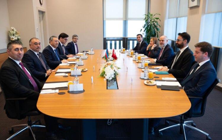 Քննարկումներ 