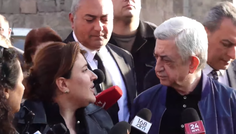 Կարևորն այն է, որ կարողացանք կորզել խոստում բանակցային փաստաթղթերը հրապարակելու, իր գործով դատական նիստից առաջ ասել է 3-րդ նախագահ Սերժ Սարգսյանը՝ անդրադառնալով Փաշինյանի այն հայտարարությանը, որ բանակցային գործընթացի փաստաթղթերը շուտով կհրապարակի:  Նա նաև նշել է, որ պետք  է ծանոթանա օրեր առաջ Իմնեմնիմի հաղորդման շրջանակներում ունեցած իր հարցազրույցի արձագանքներին, այնուհետև սկսի դրանց պատասխանել: