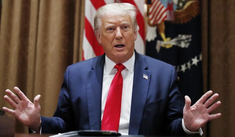 ԱՄՆ նախագահ Դոնալդ Թրամփը լրագրողների հետ զրույցում նշել է, որ ինքն է որոշում կայացրել չռմբակոծել Իրանը։  «Ոչ ոք ինձ չի համոզել։ Ես ինքս ինձ եմ համոզել»,-ասել է ԱՄՆ նախագահը՝ գովաբանելով Իրանի կառավարությանը։  «Նրանք երեկ պատրաստվում էին կախաղան հանել ավելի քան 800 մարդու, և ես իսկապես հարգում եմ այն ​​փաստը, որ նրանք չեղյալ հայտարարեցին դա», - հավելել է նա։