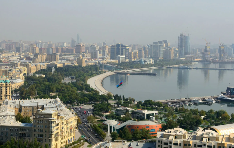 Ադրբեջանի պետական անվտանգության ծառայությունը Ռամիզ Մեհդիևի և Ալի Քերիմլիի գործով նոր տեղեկություն է տարածել:   Օտարերկրյա հատուկ ծառայությունների մարմինների կողմից ստեղծված և 2012 թ. հուլիսի 4-ին օտարերկրյա պետությունում գրանցված «Ռուսաստանի ադրբեջանական կազմակերպությունների միություն» անվամբ կազմակերպության համահիմնադիրներն ու ղեկավարները դավադրություն են կազմակերպել պետական իշխանությունը բռնի կերպով զավթելու նպատակով՝ հայտնել են Ադրբեջանի պետական անվտանգության ծառայությունից:  Նշվում է, որ 2013 թ. օտարեր