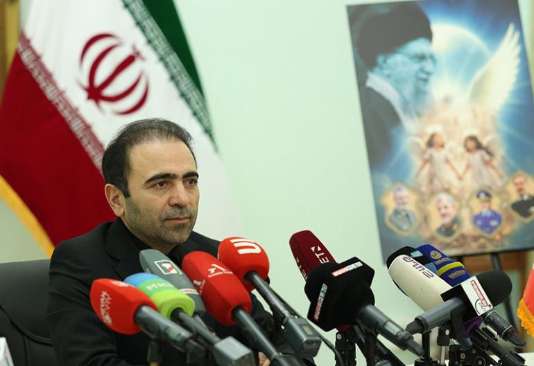 Հայաստանում Իրանի արտակարգ և լիազոր դեսպան Խալիլ Շիրղոլամիի բնորոշմամբ՝ Հայաստանի ու Իրանի միջև սահմանը խաղաղության սահման է, հետևաբար այդ տեսանկյունից ունի կենսական նշանակություն։    «Արմենպրես»-ի հետ բացառիկ զրուցում Խալիլ Շիրղոլամին այդ կերպ գնահատեց երկու երկրների միջև պետական սահմանի նշանակությունը հատկապես վերջին օրերին Մերձավոր Արևելքում տեղի ունեցող զարգացումների ֆոնին։   «Անձամբ հանգստյան օրերին եղել եմ սահմանային անցակետում և իրանական կողմում հանդիպումներ եմ ունեցել սահմանային, անվտանգային ու մաքս