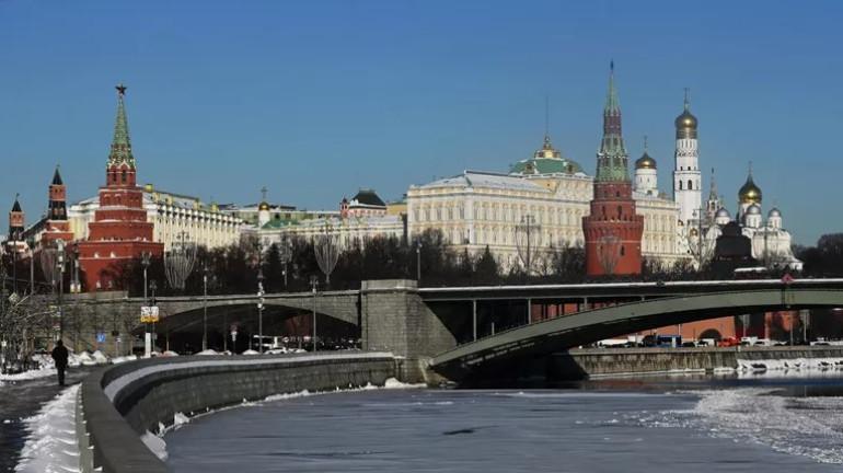 Ռուսաստանը նպատակահարմար չի համարում եվրոպական երկրների մասնակցությունը Ուկրաինայի հարցով բանակցային գործընթացին: Այս մասին հայտարարել է ՌԴ նախագահի մամուլի քարտուղար Դմիտրի Պեսկովը, հաղորդում է ՌԻԱ Նովոստի-ն:  «Դուք գիտեք, որ եվրոպացիներից եղել են ազդակներ, թե իրենք, իբր, ցանկանում են զբաղեցնել իրենց տեղը ուկրաինական կարգավորման թեմայով բանակցությունների սեղանի շուրջ, ինչը մենք անհրաժեշտ և նպատակահարմար չենք համարում»,- ասել է Պեսկովը լրագրողներին: