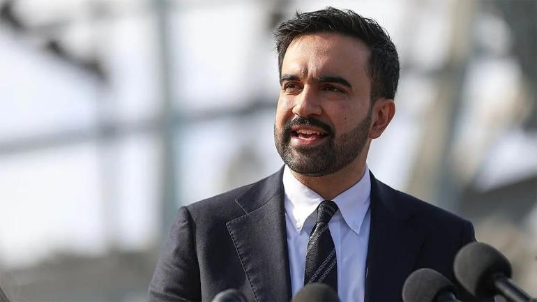 Նյու Յորքի քաղաքապետ Զոհրան Մամդանին հայտարարել է, որ դեմ է Իրանում ԱՄՆ-իսրայելական համատեղ պատերազմին։  «Այս պատերազմին պետք է դեմ լինել բոլոր մակարդակներում՝ ոչ միայն ընթացակարգային, այլև բարոյական և քաղաքական առումով։ Պետք է նաև դեմ լինել, քանի որ այն ֆինանսավորվում է այնպիսի գումարներով, որոնք կարող են հեշտացնել կյանքը այս քաղաքում և երկրում, սակայն կա որոշակի կուրություն այս իրականության նկատմամբ»։  Հակամարտության սկզբում Մամդանին ԱՄՆ-ի և Իսրայելի հարվածները բնութագրել էր որպես «անօրինական պատերազմի աղ