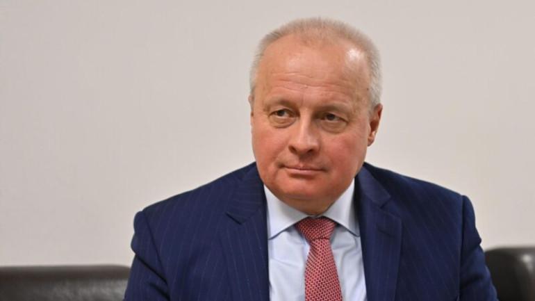Հայաստանում Ռուսաստանի դեսպան Սերգեյ Կոպիրկինը Մոսկվայում խորհրդակցություններից հետո վերադարձել է Երևան և վերսկսել է իր պարտականությունները։ Այս մասին ՏԱՍՍ-ին հայտնել է Ռուսաստանի արտաքին գործերի նախարարությունը։  Գերատեսչության փոխանցմամբ Կոպիրկինը Ռուսաստանի օրվա կապակցությամբ ընդունելություն կկազմակերպի։  Հիշեցնենք, որ մայիսի վերջին Կոպիրկինը վերադարձել էր Մոսկվա՝ Եվրոպական Միության հետ մերձեցման ուղղությամբ Հայաստանի ղեկավարության քայլերի վերաբերյալ խորհրդակցություններ անցկացնելու համար։