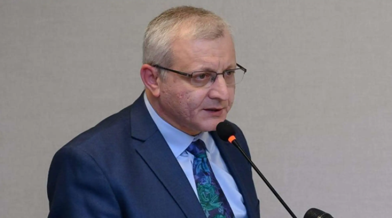 Եթե Նիկոլ Փաշինյանը դադար չտա իրավական «բեսպրիդելին», կառավարական բոլոր շենքերը և Երևանի բոլոր փողոցները հեղեղվելու են տասնյակ հազարավոր մարդկանցով: Այս մասին ԲՀԿ անդամների ասուլիսի ժամանակ ասել է «Բարգավաճ Հայաստան» կուսակցության պատգամավոր թեկնածու Սուրեն Սուրենյանցը:  «Այն, ինչ այսօր ժամը 13:00-ից սկսվելու է Կենտրոնական ընտրական հանձնաժողովի շենքի մոտ՝ ընդամենը սկիզբն է, իշխանության «բեսպրիդելը» որևէ կերպ չի կարող հաղթել: Այս ազդակը իշխանությանը հղել ենք նաև ընտրություններից առաջ՝ ակնկալելով, որ իրենք քա