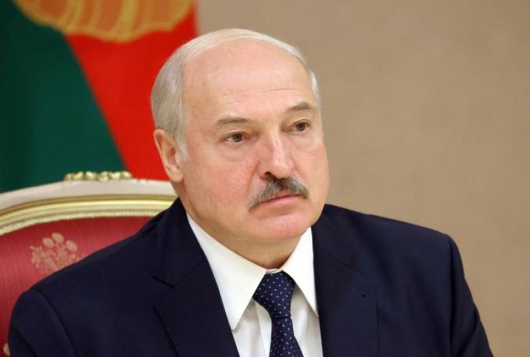 Բելառուսի նախագահ Ալեքսանդր Լուկաշենկոն հրամայել է, որ այն պաշտոնյաները, ովքեր չեն կարողանում կատարել իրենց պարտականությունները, ուղարկվեն Ուկրաինայի հետ սահմանը պաշտպանելու։   «Փոխանցեք իմ հրահանգը Բելառուսի պաշտպանության նախարարին․ բոլոր նրանք, ովքեր չեն կարող աշխատել՝ բանակ և հարավային սահման։ Մեր տղաները՝ հատուկ նշանակության ջոկատները, տեղակայված են այնտեղ, իմ հրամանով ուղարկեք նրանց Ուկրաինայի հետ սահման։  Կառավարության կամ շրջանային գործադիր կոմիտեի ցանկացած պաշտոնյա, կամ ֆերմեր, որ չի կարողանում պտու