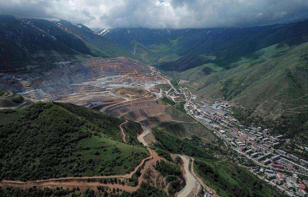 Հայաստանի խոշորագույն հարկատուների ցանկում 2026 թվականի առաջին կիսամյակում արձանագրվել են էական վերադասավորումներ: Պետական եկամուտների կոմիտեի հրապարակած տվյալների համաձայն՝ արդյունաբերական հսկաները վերադարձրել են իրենց գերիշխող դիրքերը, մինչդեռ խաղային ոլորտի ընկերությունները և բանկերը շարունակել են գեներացնել ծավալուն հարկային մուտքեր։ Միևնույն ժամանակ, նախորդ տարվա առաջատարներից ոմանք կտրուկ զիջել են իրենց դիրքերը։     Ընթացիկ տարվա կիսամյակի արդյունքներով ամենախոշոր հարկատուի տիտղոսը վերադարձրել է «Զանգ