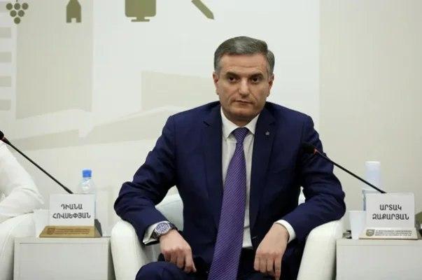 Արտակ 